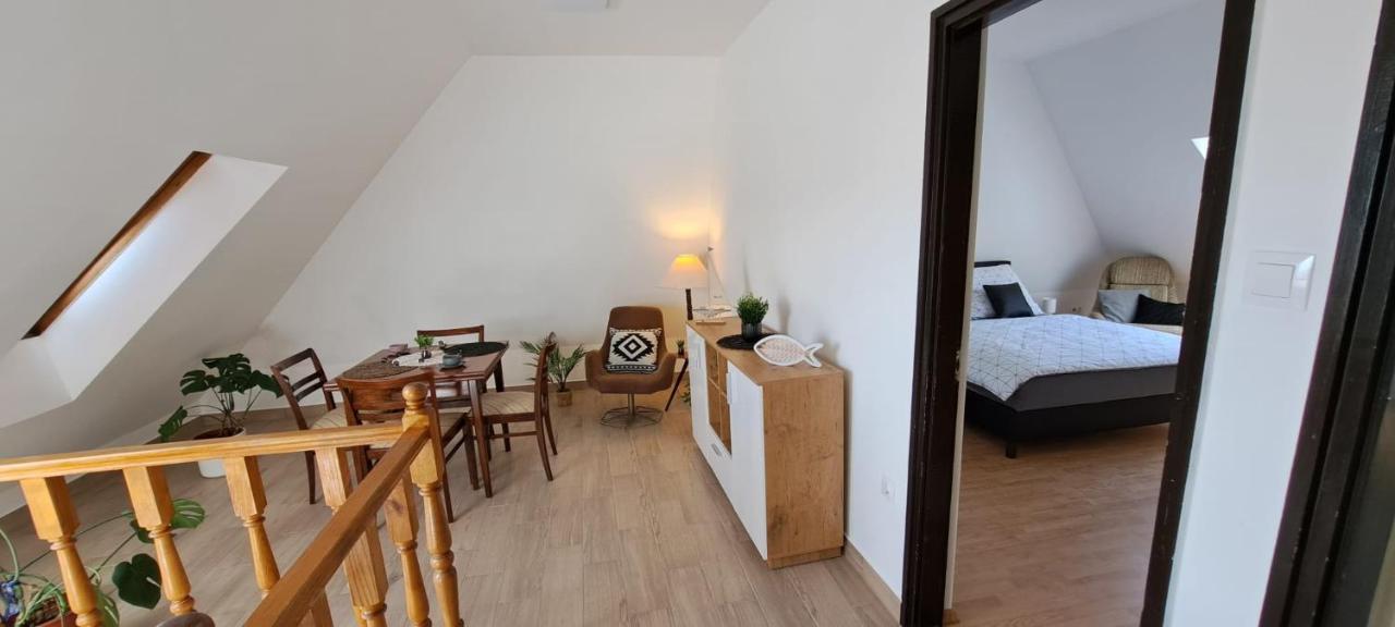 Babi Apartmanhaz Gyenesdias Luaran gambar