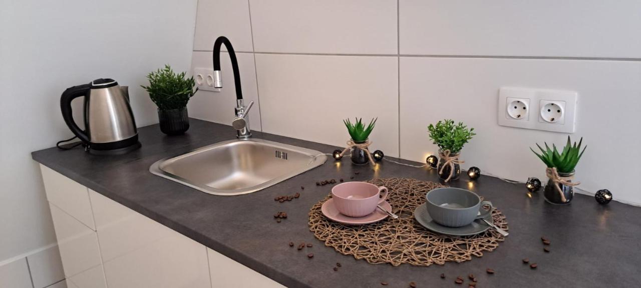Babi Apartmanhaz Gyenesdias Luaran gambar