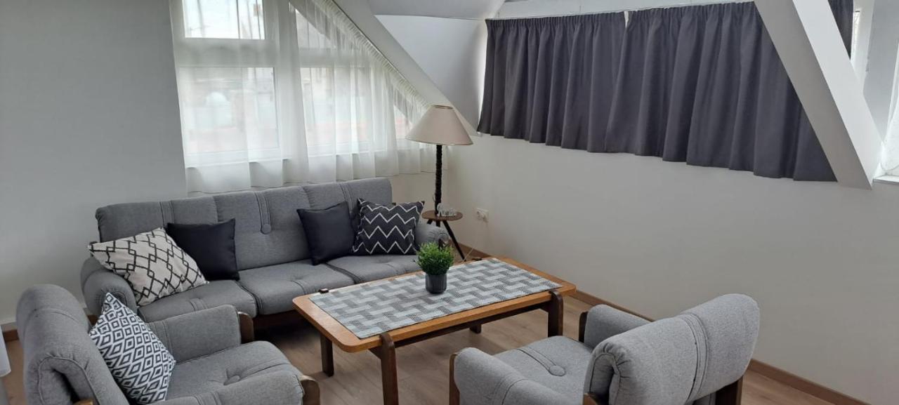 Babi Apartmanhaz Gyenesdias Luaran gambar
